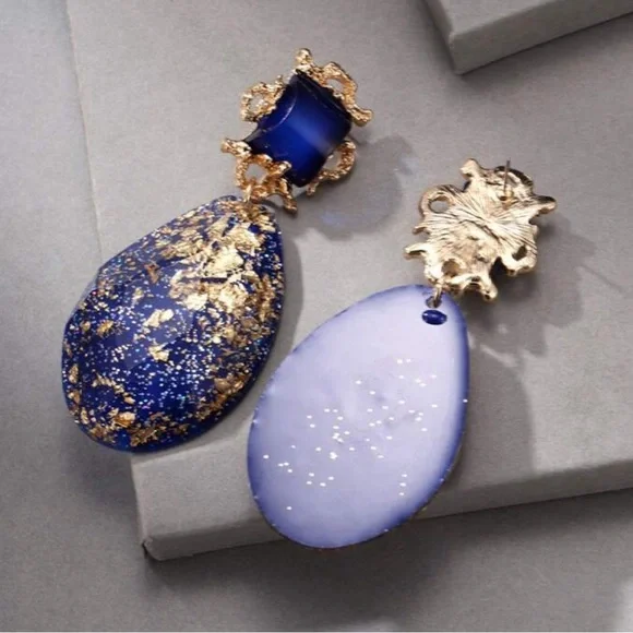 Vintage Elegant Resin Ellipse Earrings In Dark Blue Tone - Picture 3 of 7